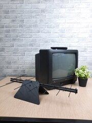 ТВ АНТЕННА КОМНАТНАЯ ЦИФРОВАЯ АКТИВНАЯ НАПРАВЛЕННАЯ Триада-3209/antenna.ru