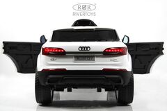 AUDI Q7 HL678 (ЛИЦЕНЗИОННАЯ МОДЕЛЬ)