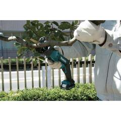 Аккумуляторная сабельная пила Makita JR103DWAE