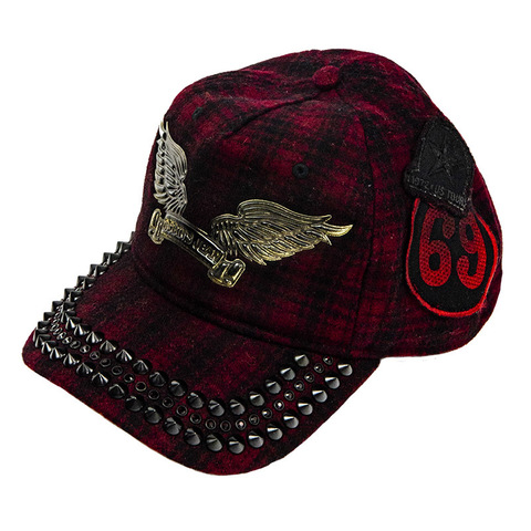 Robin's Jean | Бейсболка мужская CAP WITH GARNET SW &amp; BLK SPIKES SP левый бок