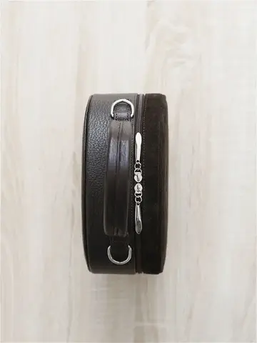 Сумка кожаная через плечо круглая