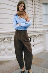 ZARA БРЮКИ-БАЛЛОНЫ В ПОЛОСКУ СО СБОРКОЙ НА ТАЛИИ, КОРИЧНЕВЫЙ/СИНИЙ