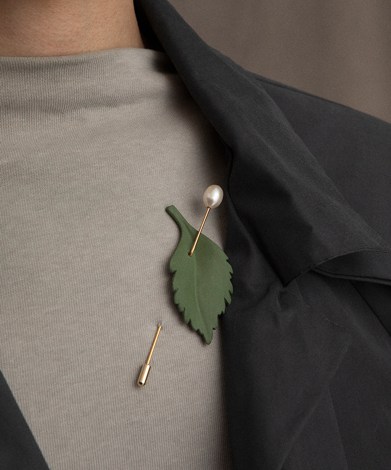 Брошь PIERCED LEAF