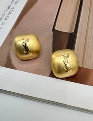 27344-sergi-pusety-kvadratnye-okruglye-iz-latuni-ysl