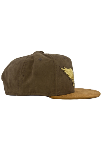 Robin's Jean | Бейсболка мужская OLIVE &amp; WHEAT SUEDE CAP GLD WINGS CAP1017 правый бок