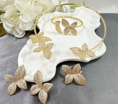 85242-komplekt-ukrashenij-giardini-lepestki-v-stile-bruni