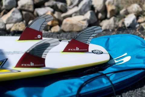 FCS II Accelerator PC Carbon Red Mood Tri Retail Fin