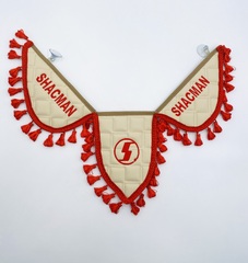 Вымпел тройной Shacman (экокожа, бежевый с красной вышивкой)
