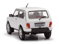 Niva Urban 4x4 white ArModel 1:43