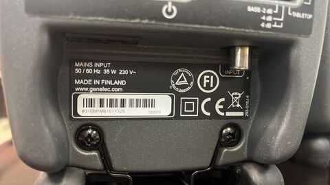 Студийный монитор Genelec 6010B
