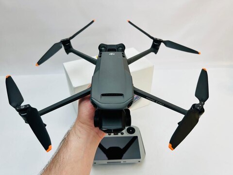 Квадрокоптер DJI Mavic 3 Pro (с пультом DJI RC)