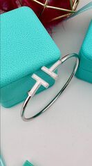 braslet-t-iz-serebra-925-proby-s-fianitami-i-ehmalyu-v-stile-tiffany