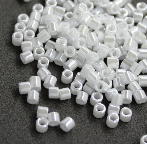 DB-0201 Бисер цилиндрический Миюки делика 11/0 Белый жемчуг /Miyuki delica 11/0 White Pearl