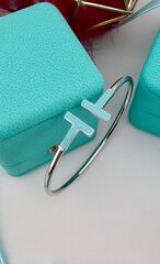 braslet-t-iz-serebra-925-proby-s-fianitami-i-ehmalyu-v-stile-tiffany