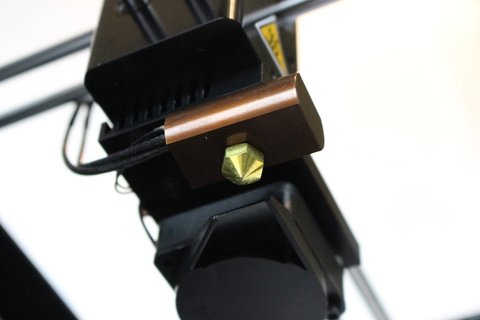 3D-принтер Wanhao Duplicator 6 Plus в пластиковом корпусе