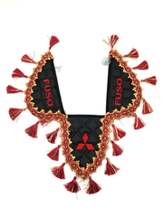 Вымпел тройной Fuso (экокожа, черный с красными кисточками)