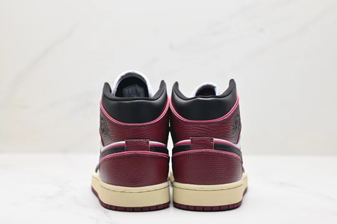 Air Jordan 1 Mid 'Bordeaux' 