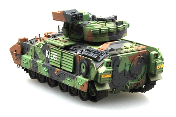 Модель БМП Армия США M2 & M2A2 Bradley масштаб 1:72
