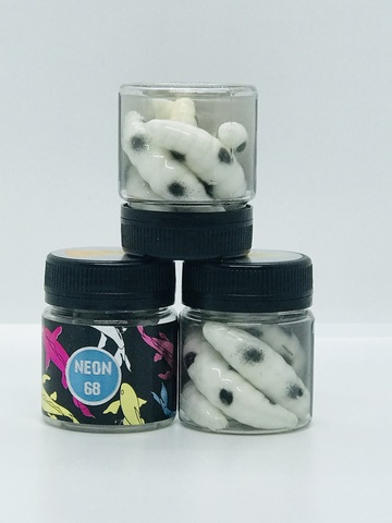 NEON 68 Maggot 46мм (6 шт ) СЫР цвет ДАЛМАТИНЕЦ ( Белый/Черная точка) продажа от 2 шт.