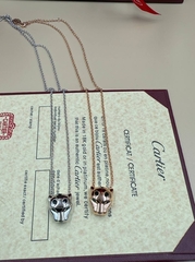 kole-cepochka-s-podveskoj-golova-pantery-kollekciya-panthere-kachestvo-vgold