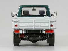 UAZ-3163 Patriot Cargo 2005 dark-green metallic DIP 1:43