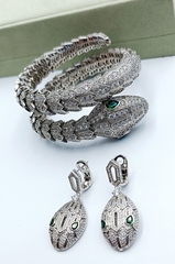 83035 - Серьги ГОЛОВА ЗМЕИ коллекция SERPENTI white VGOLD