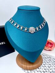 Колье/чокер CHANEL коллекция Bouton de CAMELIA white VGOLD