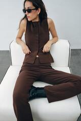 ZARA ЖИЛЕТ С ОБТЯЖНЫМИ ПУГОВИЦАМИ, КОРИЧНЕВЫЙ