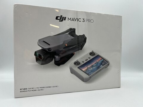 Квадрокоптер DJI Mavic 3 Pro Fly More Combo (DJI RC / с экраном)
