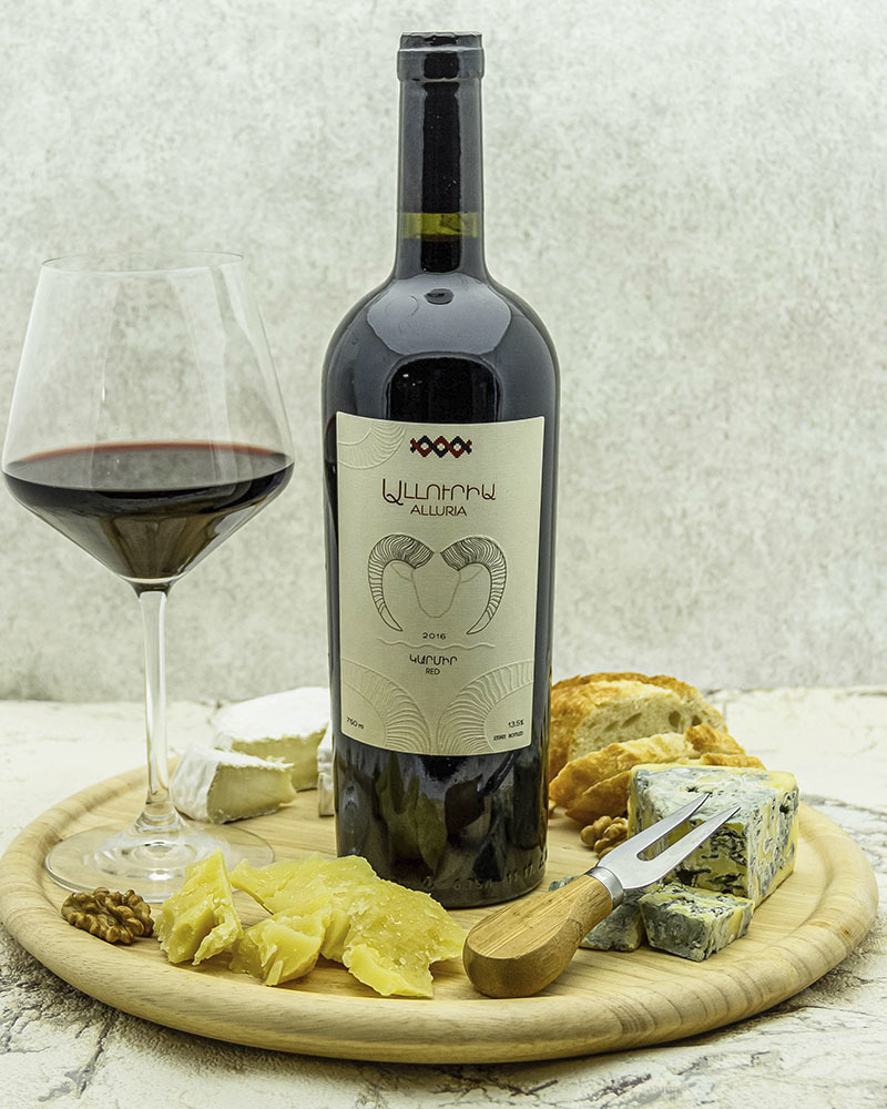 Вино Alluria Красное сухое 2018 г.у. 13,5%, 0,75 л, Армения