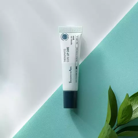 Заживляющий бальзам для губ Theraphyto Cure Lip Care, 10мл
