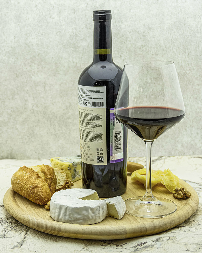 Вино Alluria Красное сухое 2018 г.у. 13,5%, 0,75 л, Армения