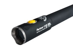 Фонарь светодиодный тактический Armytek Partner C4 Pro v3, 2140 лм, теплый свет, аккумулятор