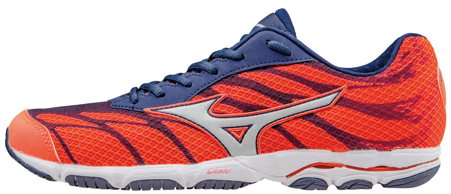 Беговые кроссовки женские Mizuno Wave Hitogami 3 оранжевые