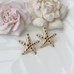 Серьги пусеты Морские звёзды с эмалью, кремовый, 28*26 мм, сталь, позолота, СГ046