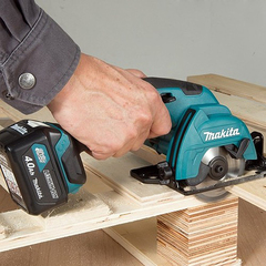 Аккумуляторная дисковая пила Makita HS301DZ