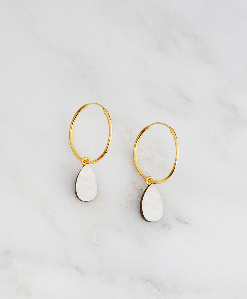 Серьги Raindrop Hoops Mother of Pearl