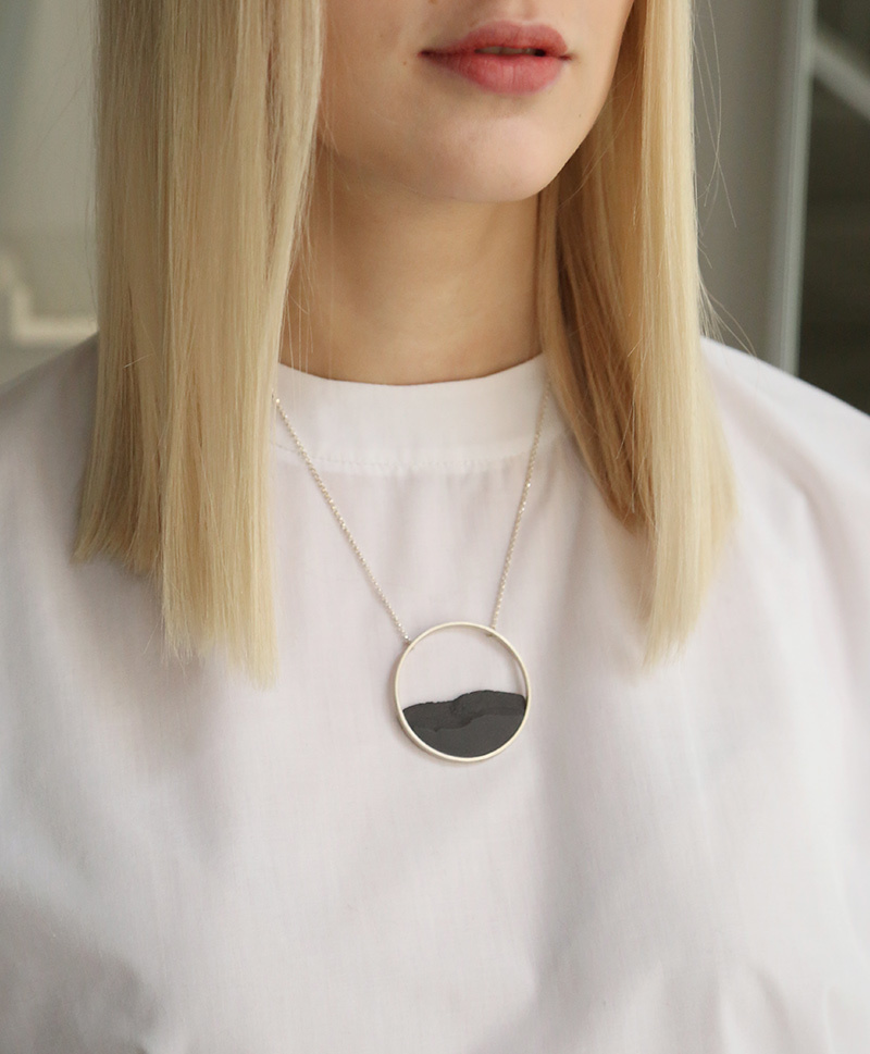 Колье Horizon Circle Black Silver