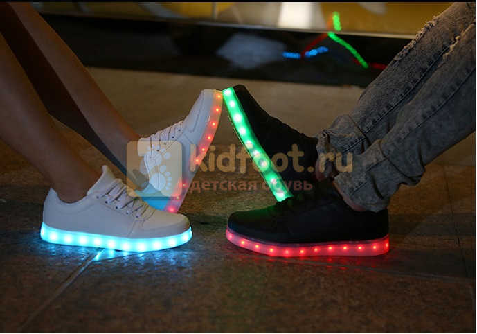 Светящиеся кроссовки с USB зарядкой Fashion (Фэшн) на шнурках, цвет черный, светится вся подошва