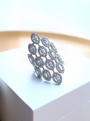 Роскошное кольцо из серебра на весь палец с цирконами