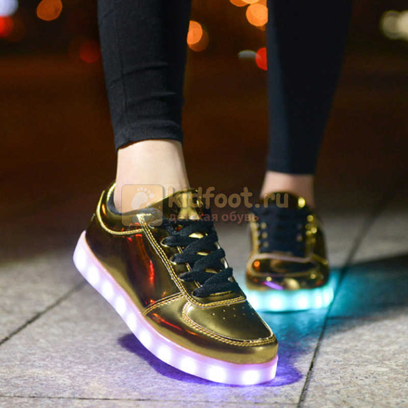 Светящиеся кроссовки с USB зарядкой Fashion (Фэшн) на шнурках, цвет золотой, светится вся подошва