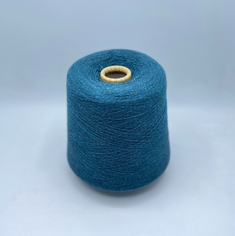 Бобинная пряжа (пр.Италия),1500м/100гр, 80% шерсть, 20% полиамид , цвет-Лазурь+деним,мулине арт.31207