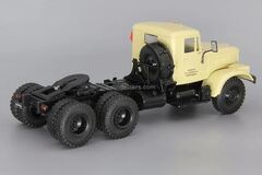 KRAZ-258 258B1 tractor 1:43 DeAgostini Auto Legends USSR Trucks #17