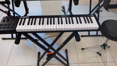 ALESIS V49
