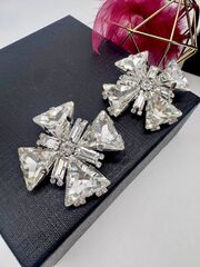sergi-klipsy-kresty-alexandra-rich-s-kristallami-swarovski