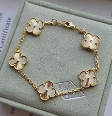 braslet-trendy-s-5yu-podveskami-klever-s-almaznymi-granyami-giloshe-serebro-zoloto