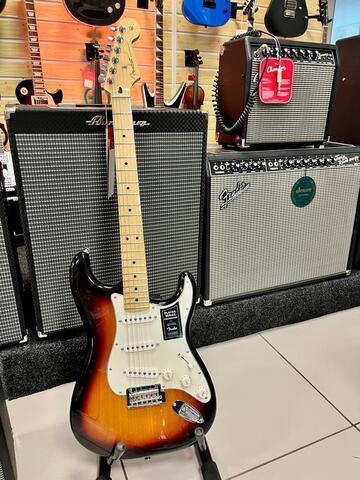 FENDER PLAYER Stratocaster MN 3-Tone Sunburst