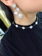 72218-serebryanoe-kole-trendy-s-perlamutrom-10-motivov-klever