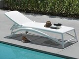Шезлонг пластиковый Nardi Atlantico white