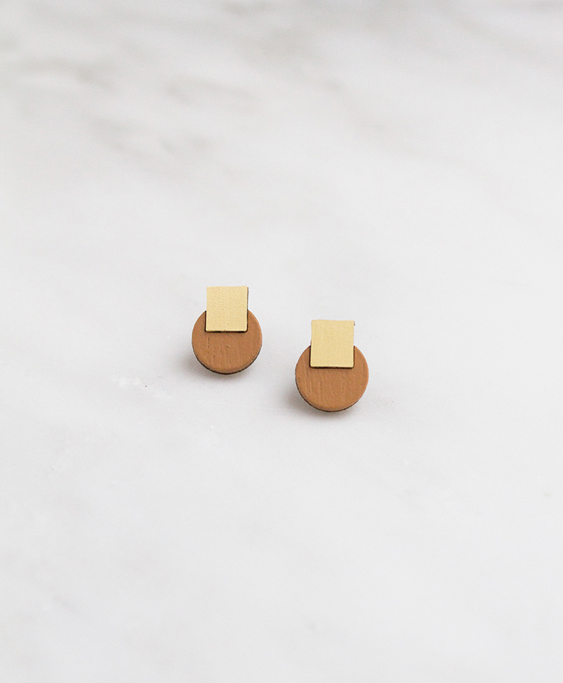 Серьги Mini Sol Studs Dark Ochre